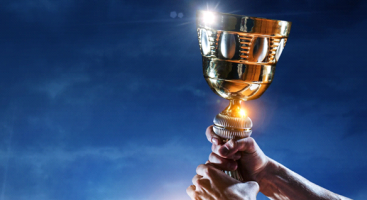 Home 4 winning trophy