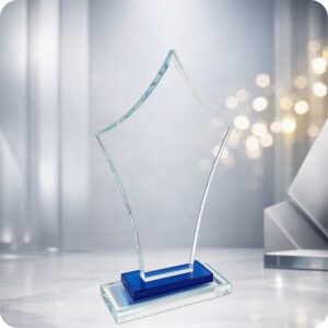 SPEAR GLASS TROPHY 220MM Trophy Guy www.trophyguy.co.za SPEAR GLASS TROPHY 220MM